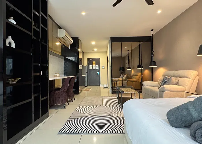 Jb City Shopping Mall Apartment