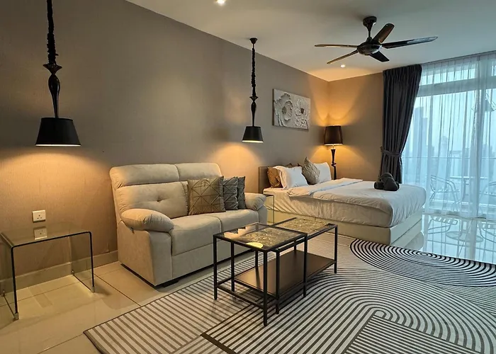 Jb City Shopping Mall Apartment