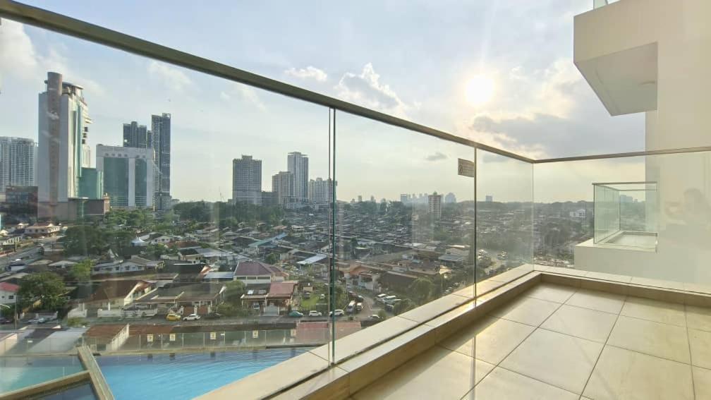 Jb Shopping Mall Apartemen *
