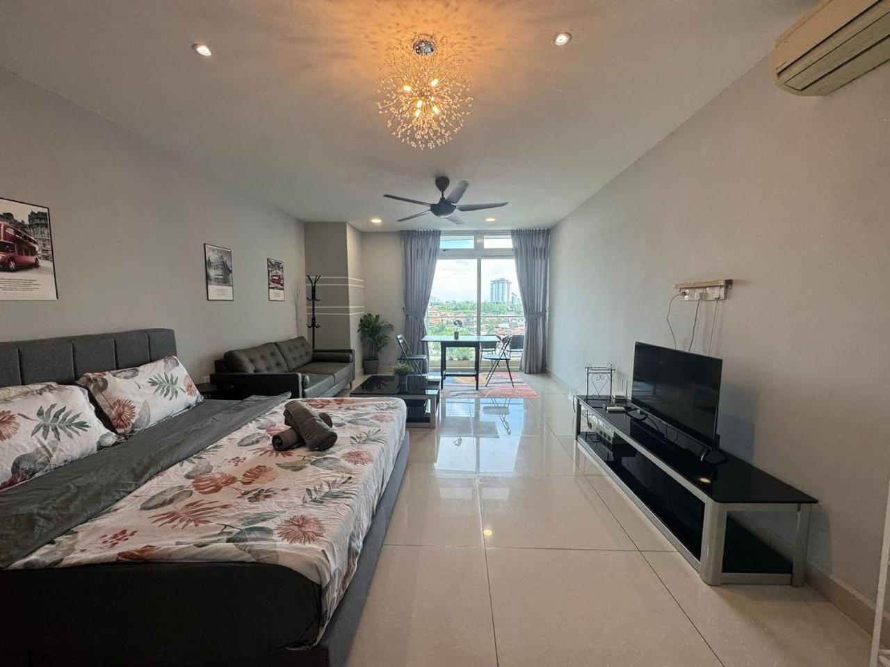 Jb Shopping Mall Apartemen